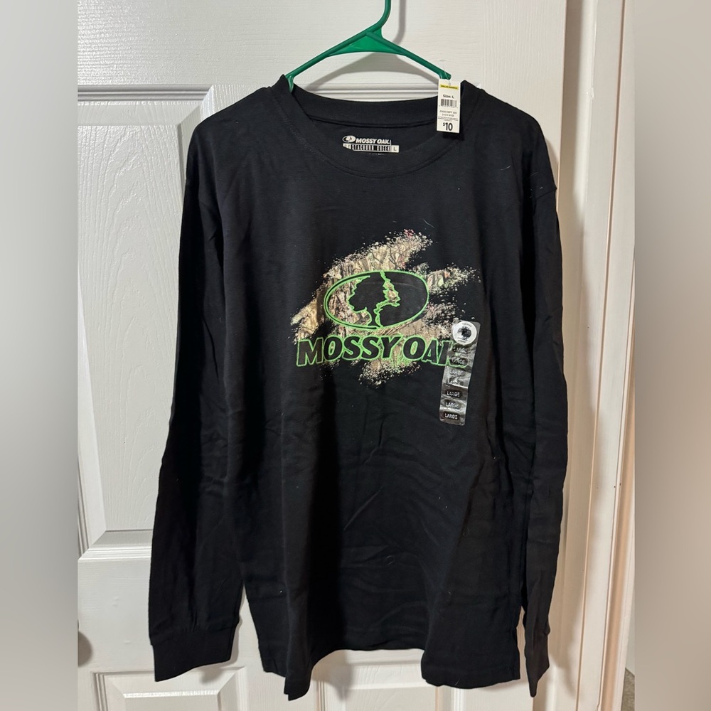 Mossy Oak Black and Green Long Sleeve Men's Tee